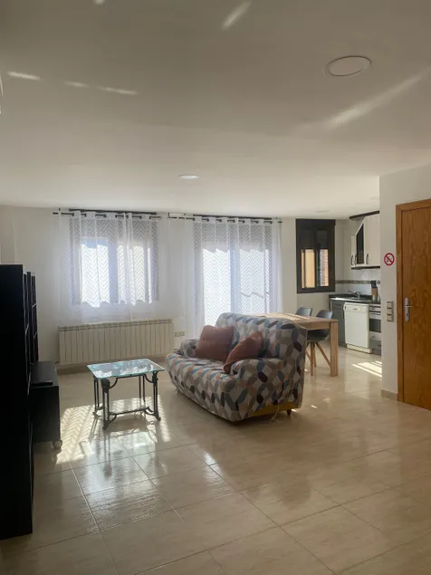 Bright and cozy apartment. - Image 1