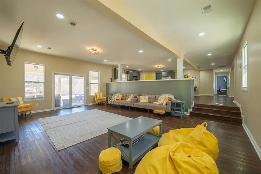 Cozy Staycation Getaway with Huge Backyard - Image 1