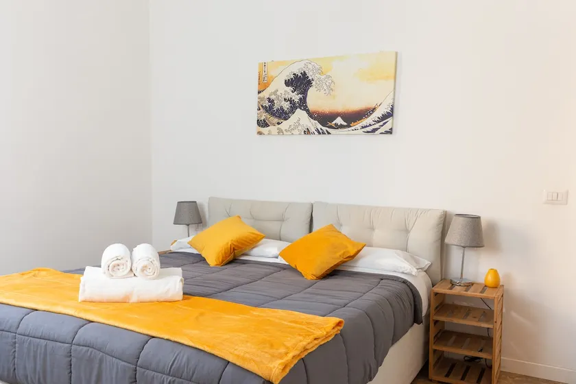 Exclusive Apartment Near Metro and Train Station - Image 1