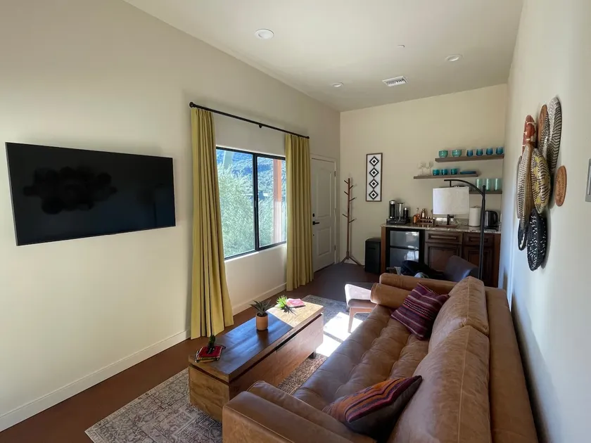 Cave Creek Boulder Guest Suite - Image 1