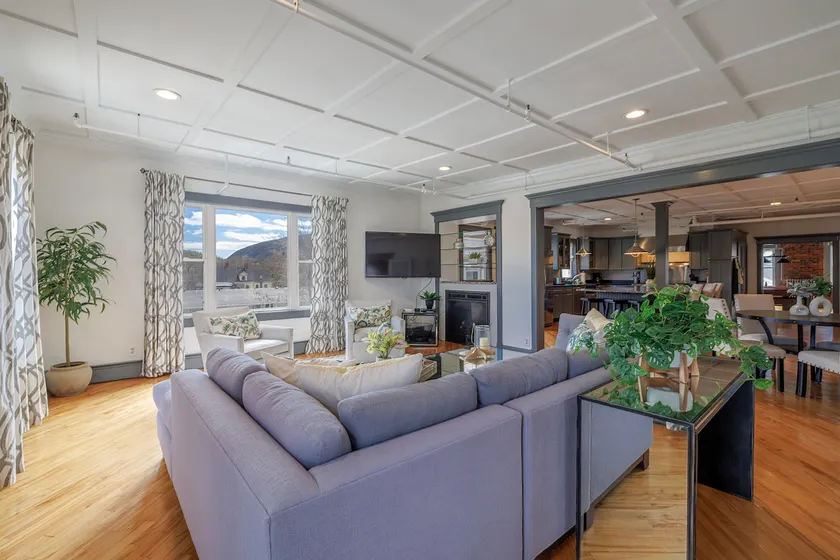 Stunning Bar Harbor Penthouse - Image 1