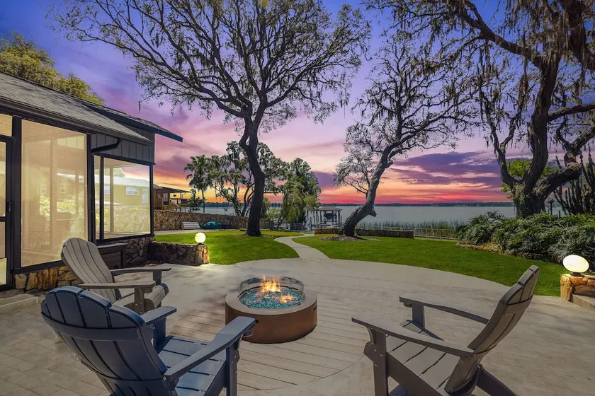 Lakeside Villa - Image 1