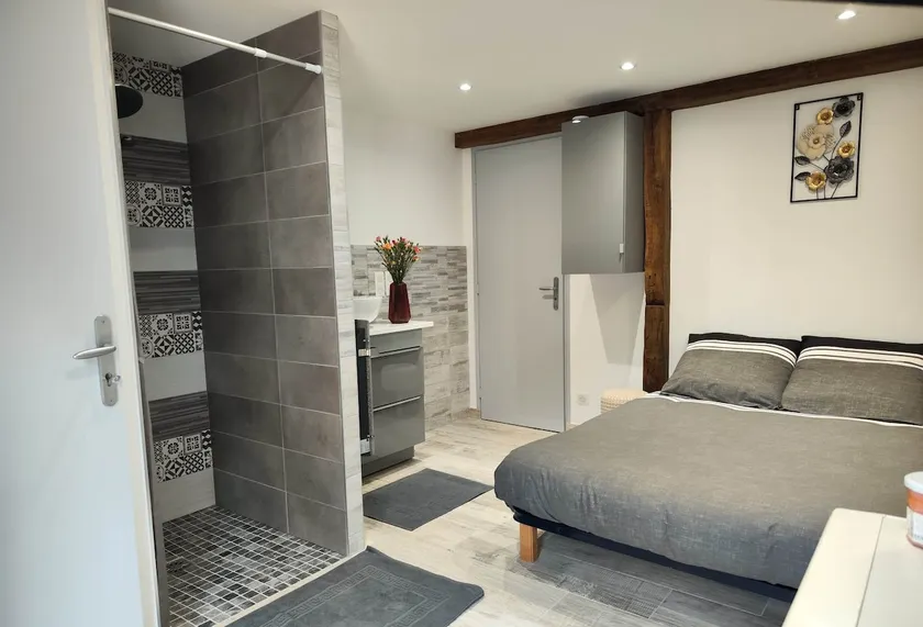 Comfortable private room in the countryside near the PAL - Image 1