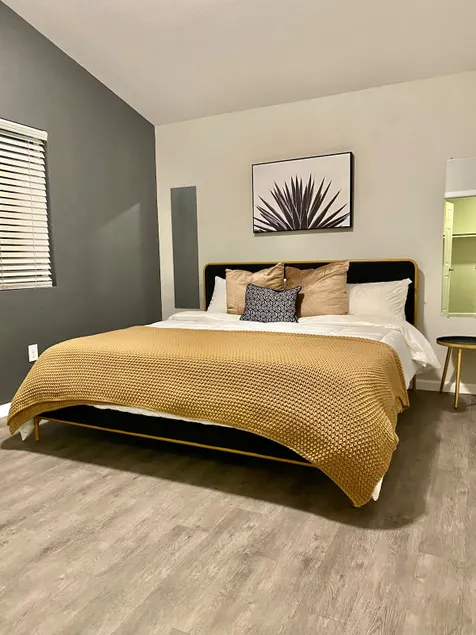 New Duplex A with King Bed near fort bliss/airport - Image 1