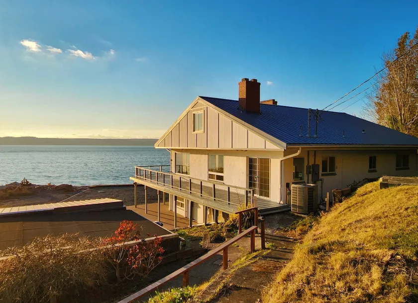 Private beach, steps to ocean, sea life, fab views - Image 1