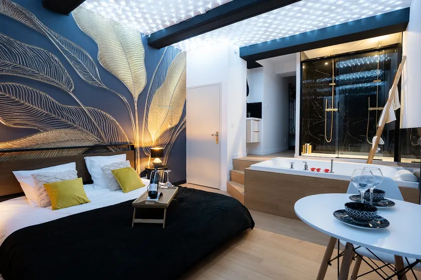 Ode to Desire: Intimate Studio - Image 1