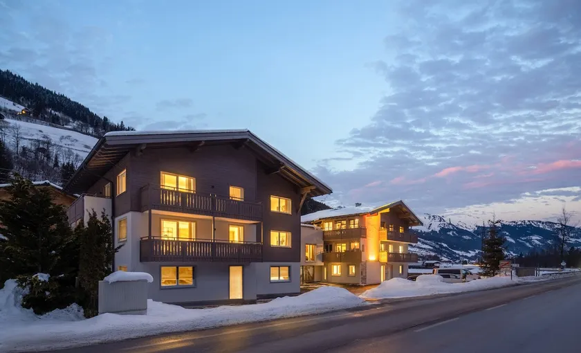 Studio apartment with mountain view - Image 1