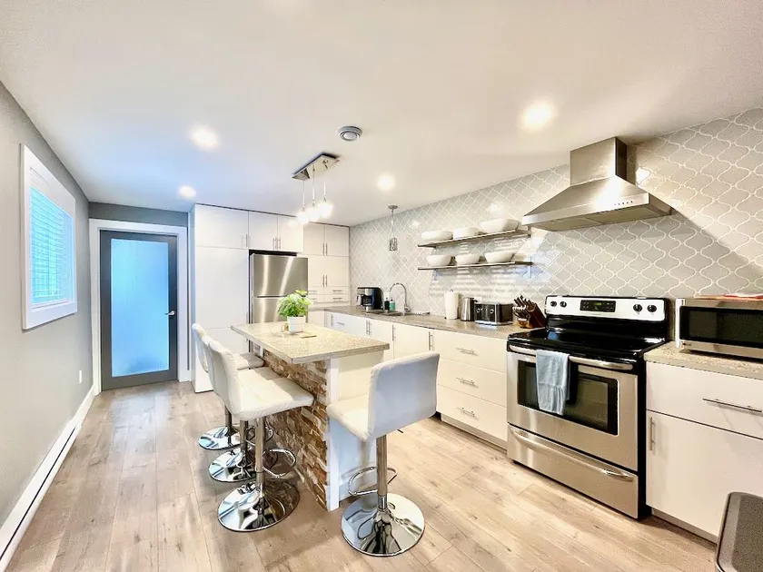 Stay Awhile - Jellybean Row Home - Image 1