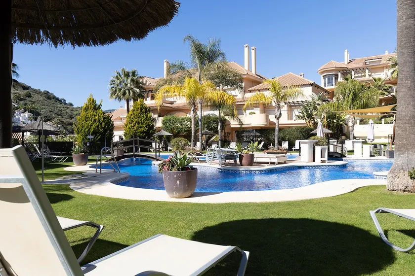 Stunning 2 Bedroom Apartment in Aloha Hill Club - Image 1