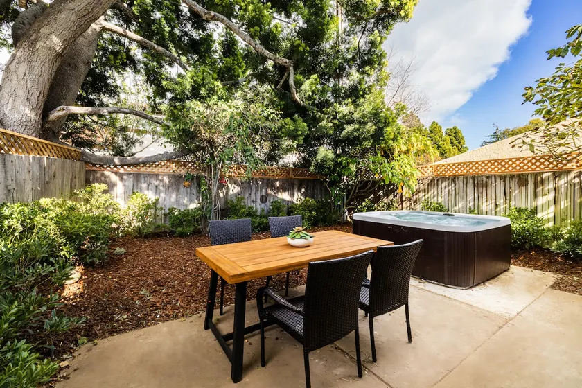 The Rosewood by the Sea Two Bed Home Santa Barbara - Image 1