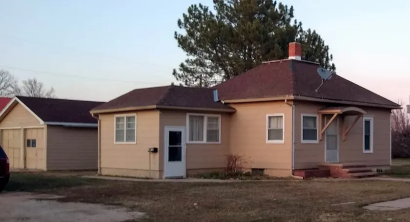 Downtown Bungalow - Image 1