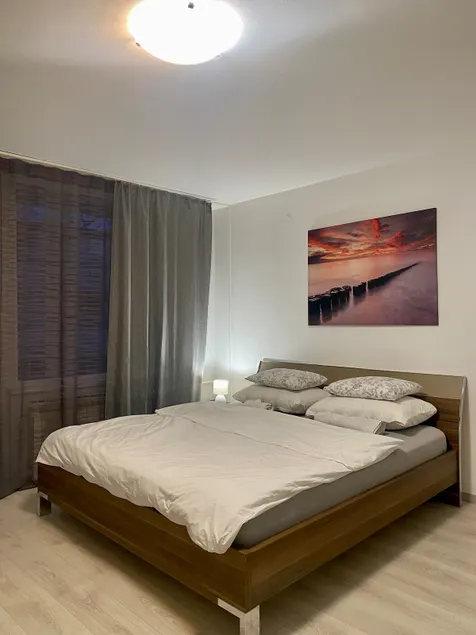 Blue Sky Apartment - Image 1