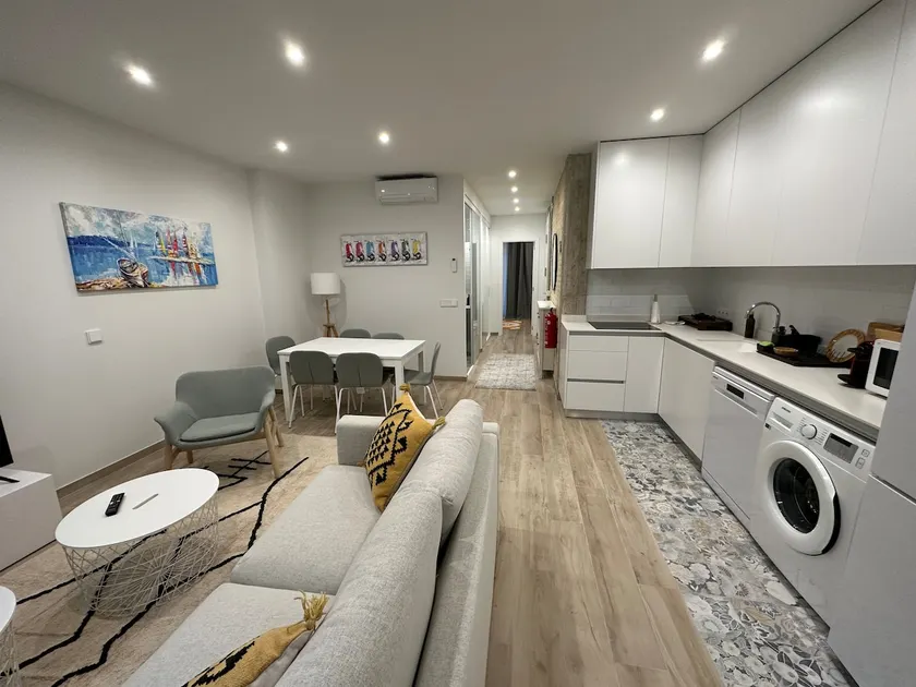 Lovely apartment with a patio - Image 1
