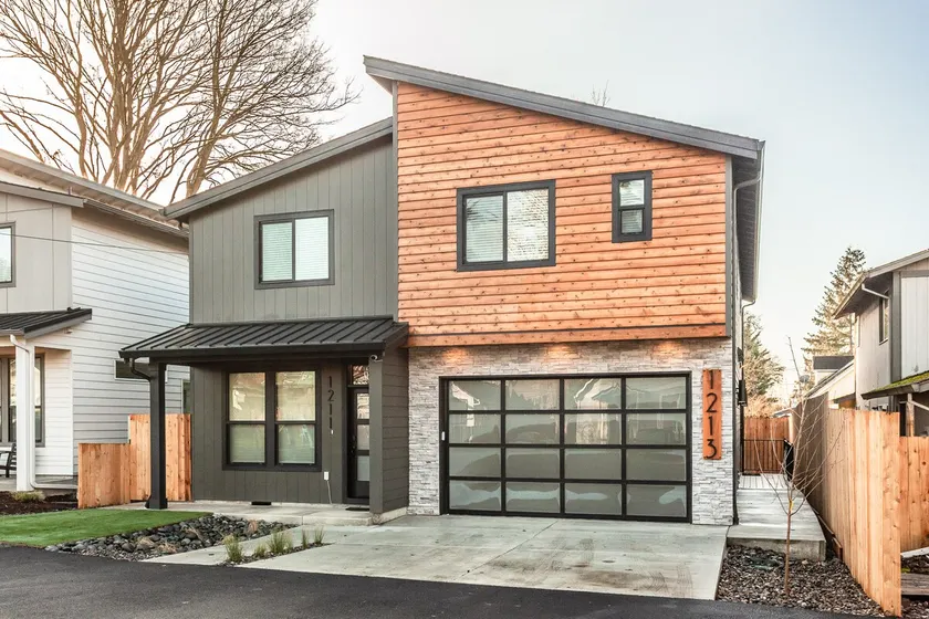 Central Modern Lux Duplex 5BD Sleeps 16 - Image 1