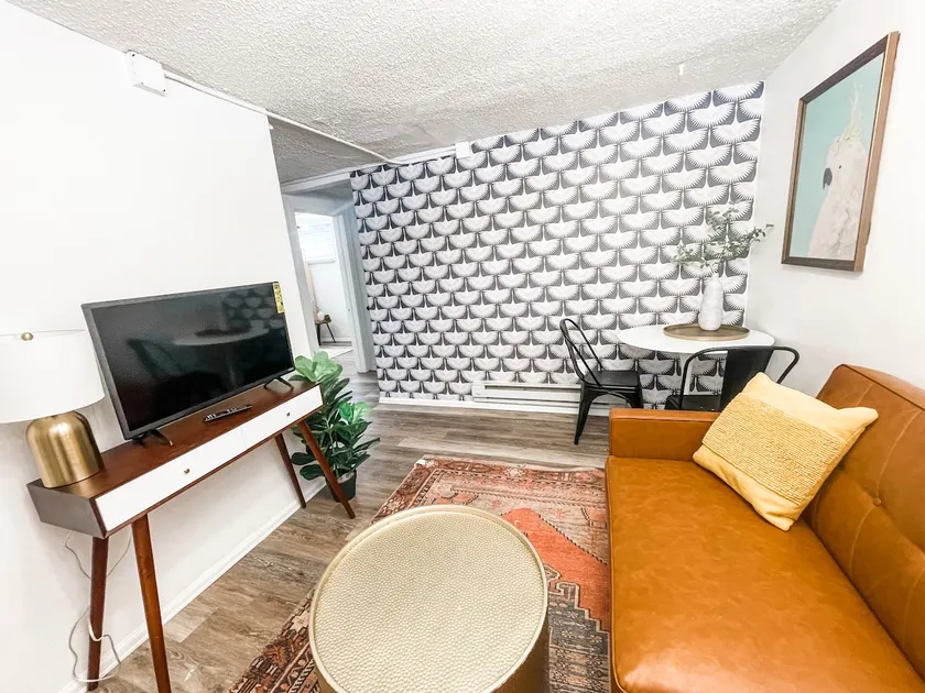 Stylish 2 Bedroom Basement Unit - Image 1