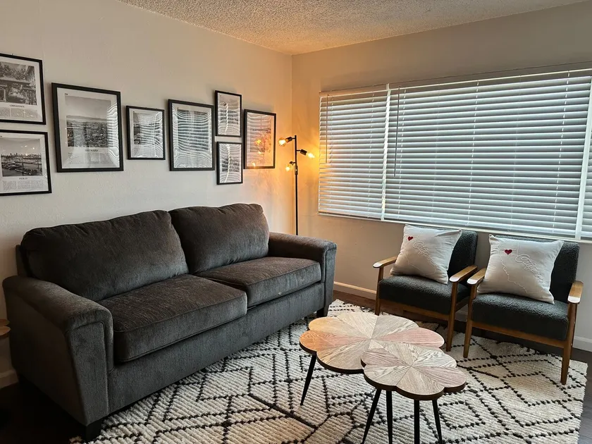 2BR of Pure Coziness: Hayward Hills Quiet Retreat - Image 1
