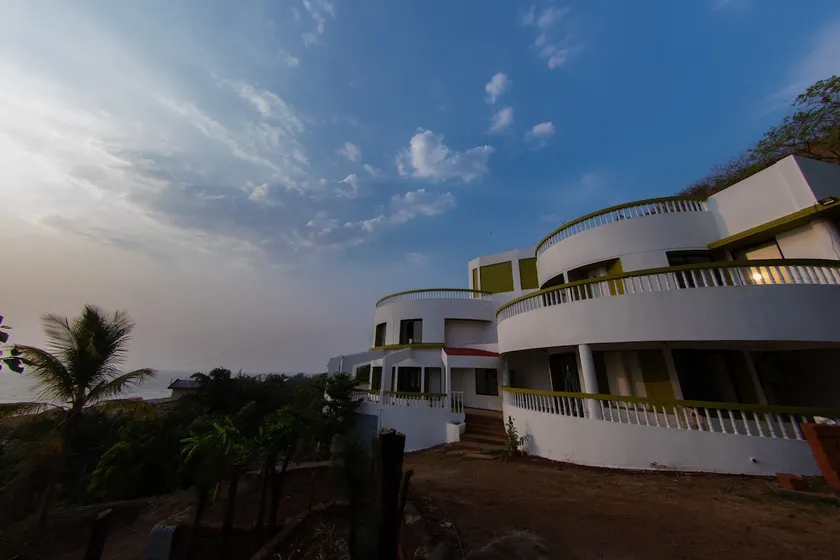 Villa Infinity By The Sea - Image 1