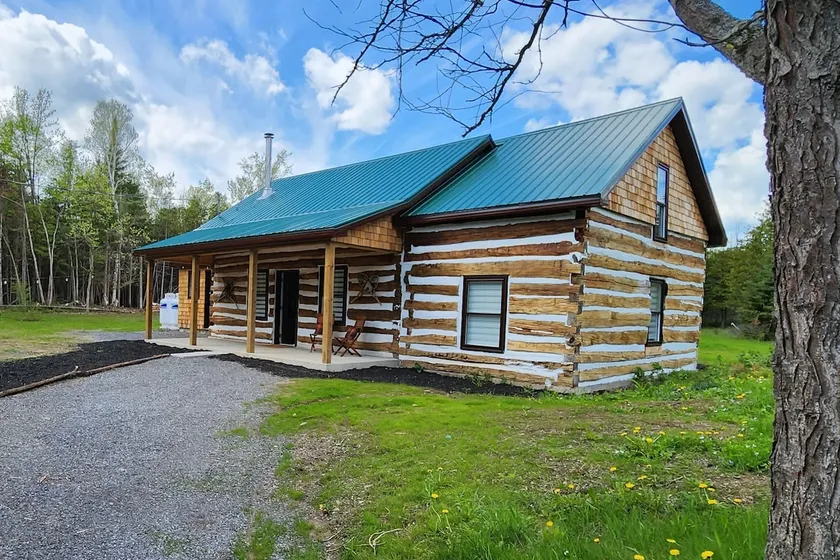 Cottontail Cabin with Hot Tub and wood fired Sauna - Image 1