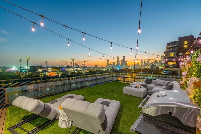 MCG Grand Royal Penthouse - Image 1