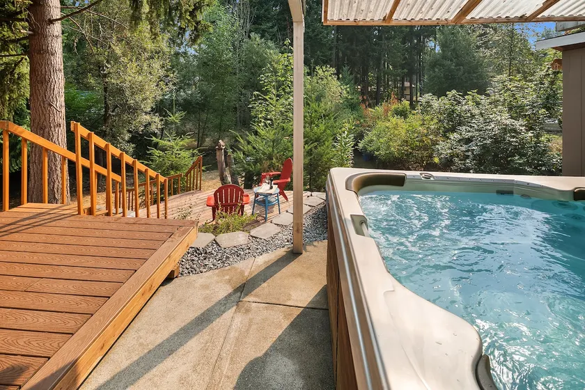 Fire Pit • HOT TUB + Koi Pond • Pet-Friendly Yard - Image 1