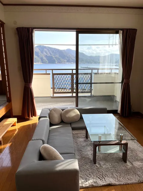 Right in front of the sea! Oceanfront rental villa overlooking the cove of Suruga Bay - Image 1