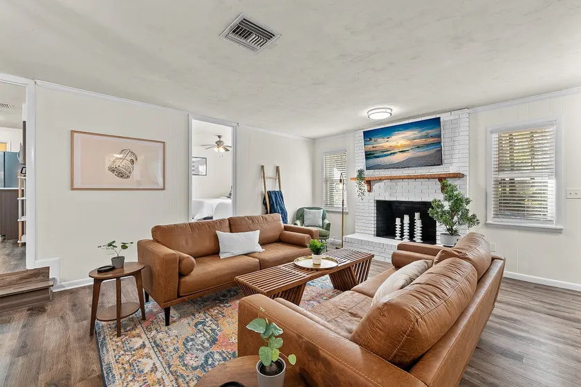 Gainesville Gem off University Ave: 4BR Sleeps 12 - Image 1