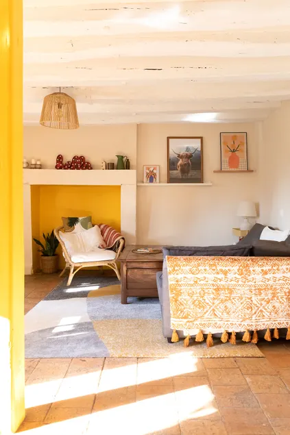 Cozy and cheerful home - Image 1