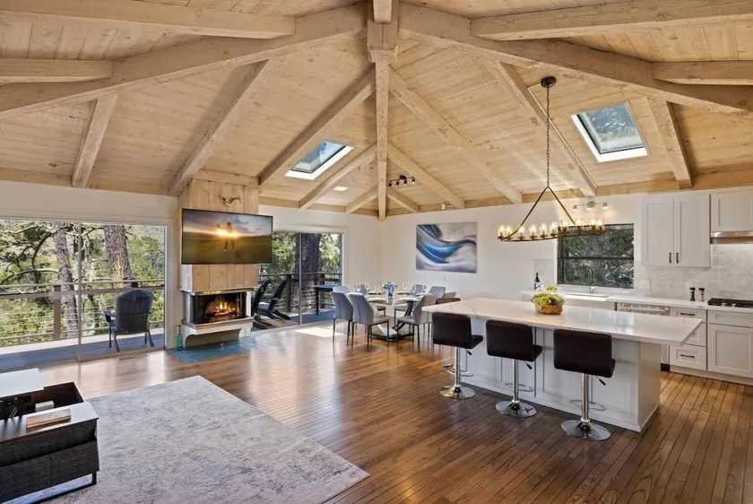 Carmel Hilltop Retreat - Views, Fire Pit, Hot Tub! - Image 1