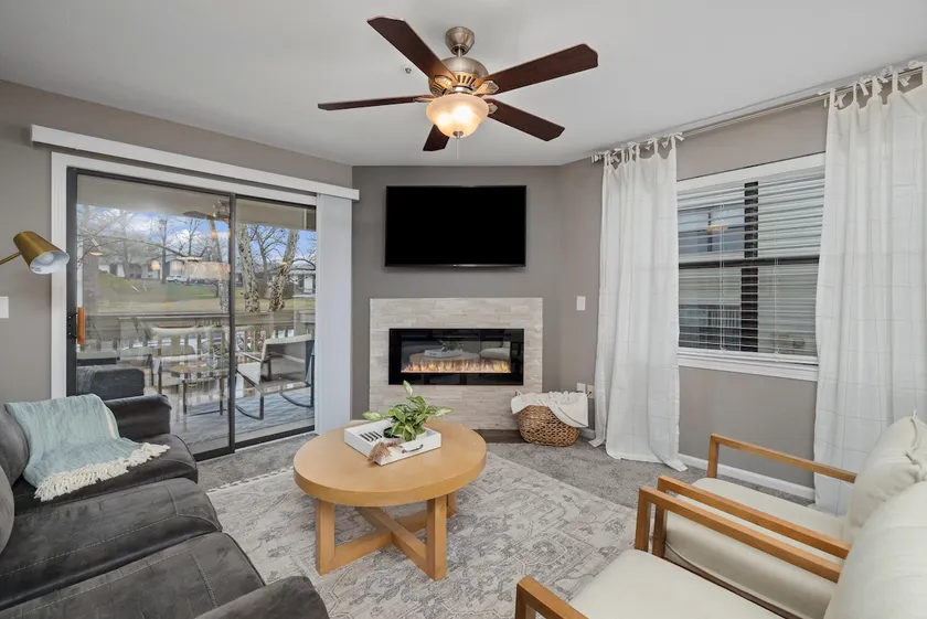 Hadley's Place at Pointe Royale, Pristine 2 Bed 2 Bath Condo - Image 1