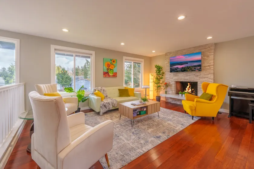 Spacious remodeled home with central AC and fenced yard - Image 1