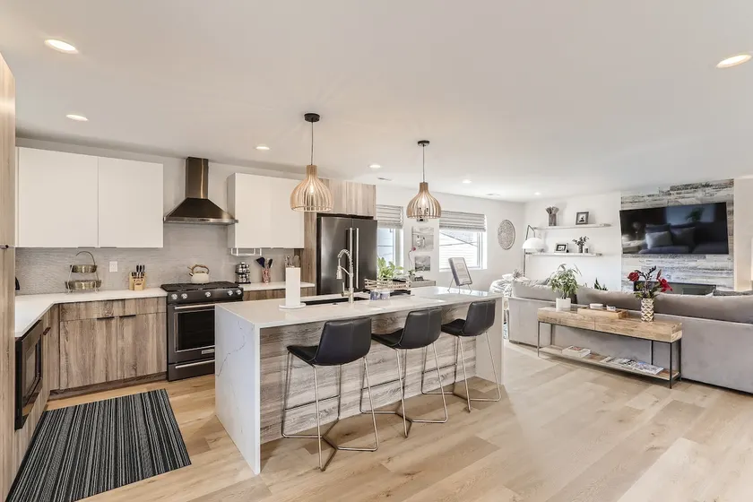 4 Story Modern Townhome in heart of Jefferson Park - Image 1