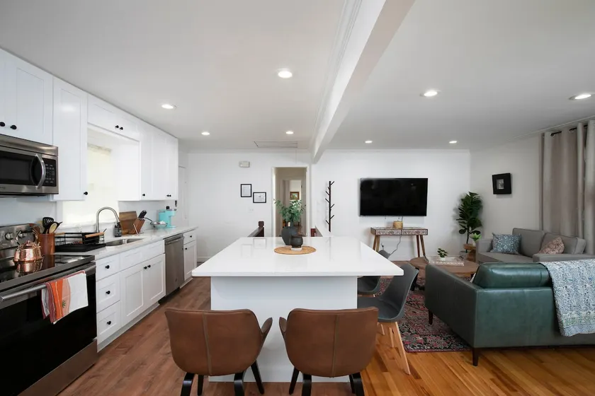 Newly Renovated Cozy Rustic Home l 10 min from Truist Park - Image 1