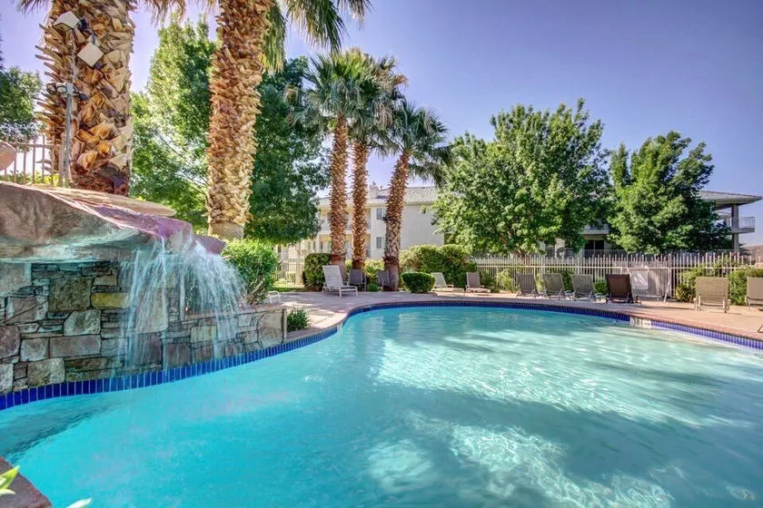 Southern Utah Getaway~City Views~Heated pools - Image 1