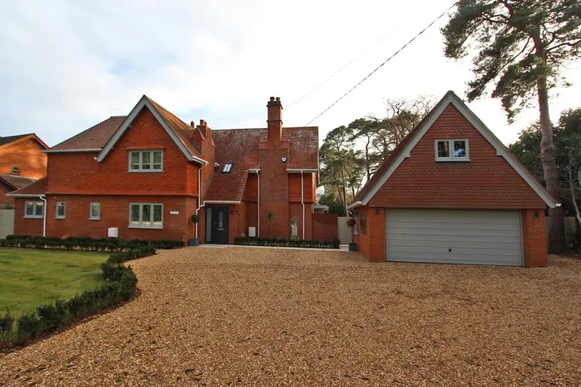 Luxury Family Home in the centre of The New Forest - Image 1