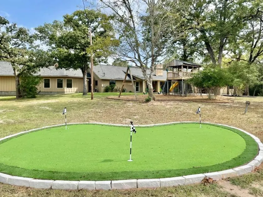 Secluded Whoop Acre Ranch SLEEPS 25-LOADED with entertainment - Image 1