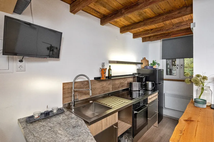 Apartment in a quiet, peaceful location - Image 1