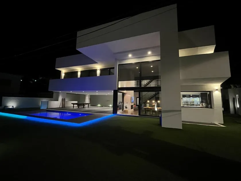 VillaSpainExperience with heated pool - Image 1