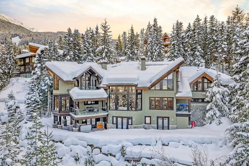 Slope Side Chalet | Ski in Ski out | Kadenwood - Image 1