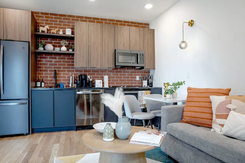 Designer Oasis 2BR Townhome @Capital Hill - Image 1