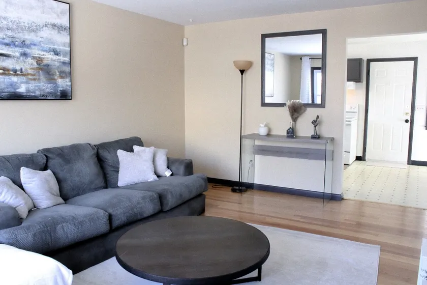 2 br apt 2 min walk to albanymed offstreet parking - Image 1