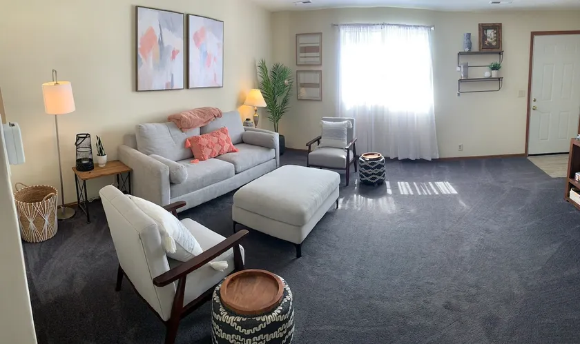 #2 Spacious 1200 Sq. Ft. Townhome - Image 1