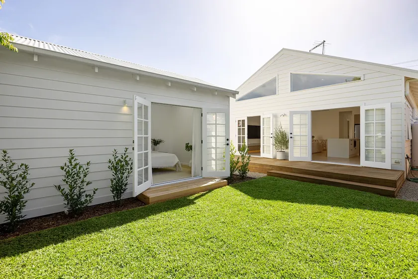 NESTE On 5th - Beachside Luxury - Image 1