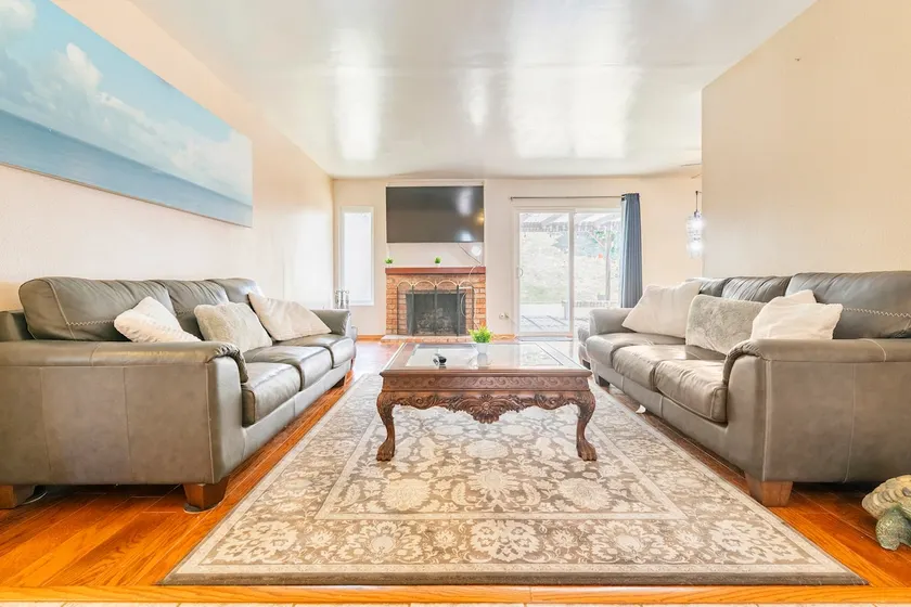 MaGiQ Manor-2 Rooms-1 BRM w Yard-No Shared Space - Image 1