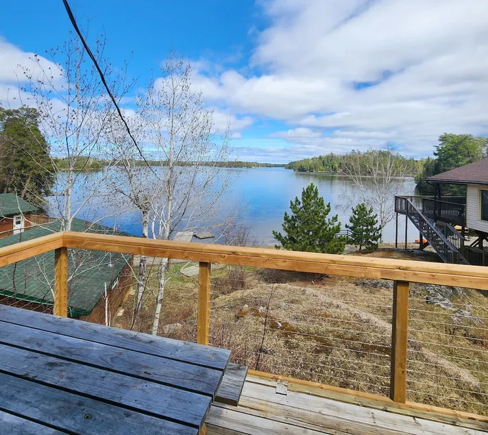 Lakefront Family Cabin with shared Hot Tub & Sauna - Image 1