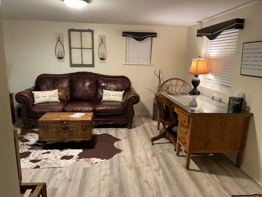 “The Oregon Trail” 2 bedroom, 1 bath house - Image 1