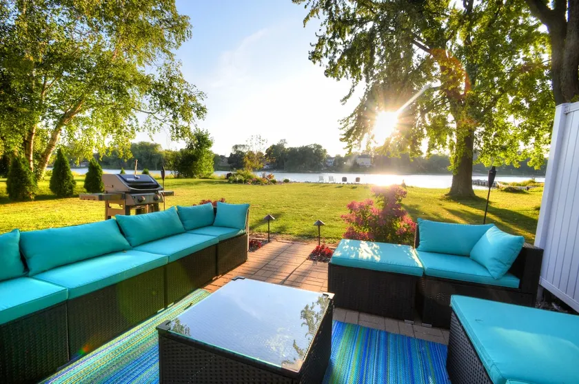 Riverfront Retreat! Near Neshotah & dog friendly! - Image 1
