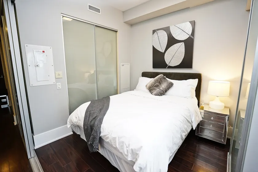 Charming 1-BDR Near CN Tower & MTCC! - Image 1