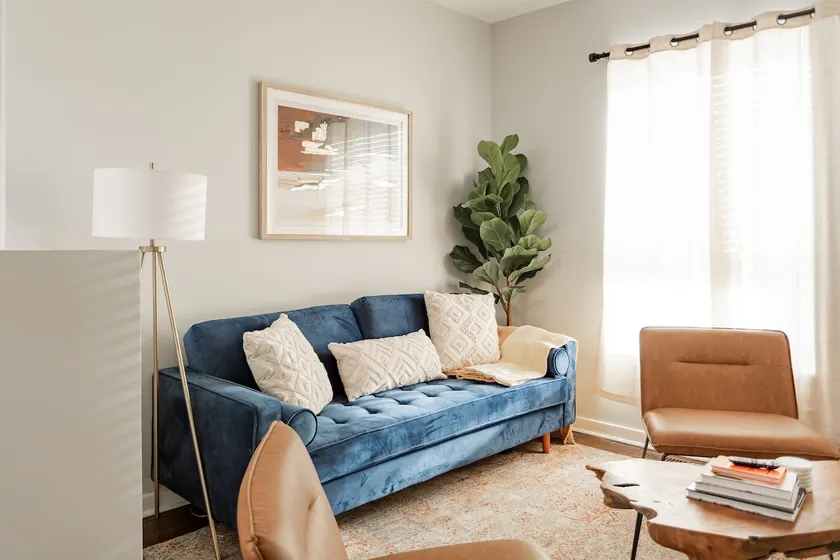 Spacious Haven 3BR|2BA in Chicago’s Northside - Image 1
