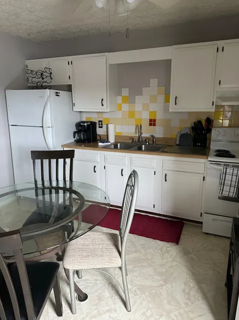 Cozy Condo just minutes from both Ski resorts. - Image 1
