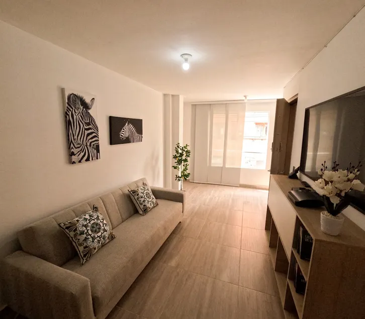 Stylish 1-Bedroom Apartment in Copacabana with A/C - Image 1